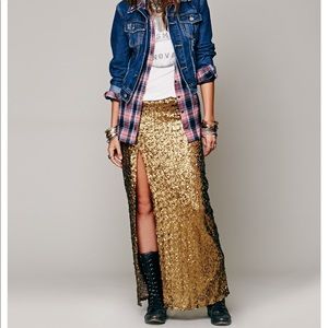 BNWOT planet blue mermaid sequin maxi skirt M